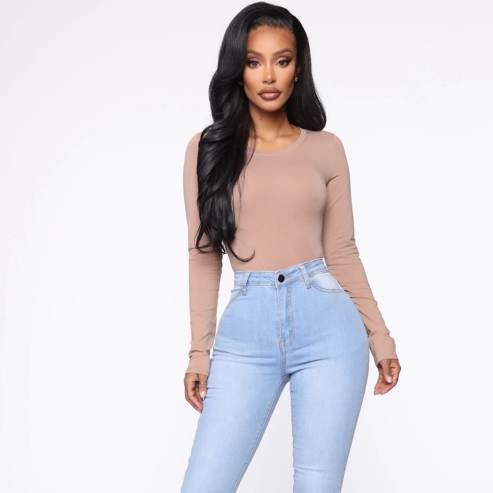 Fashion Nova Fitted Crew Neck Long Sleeve • L